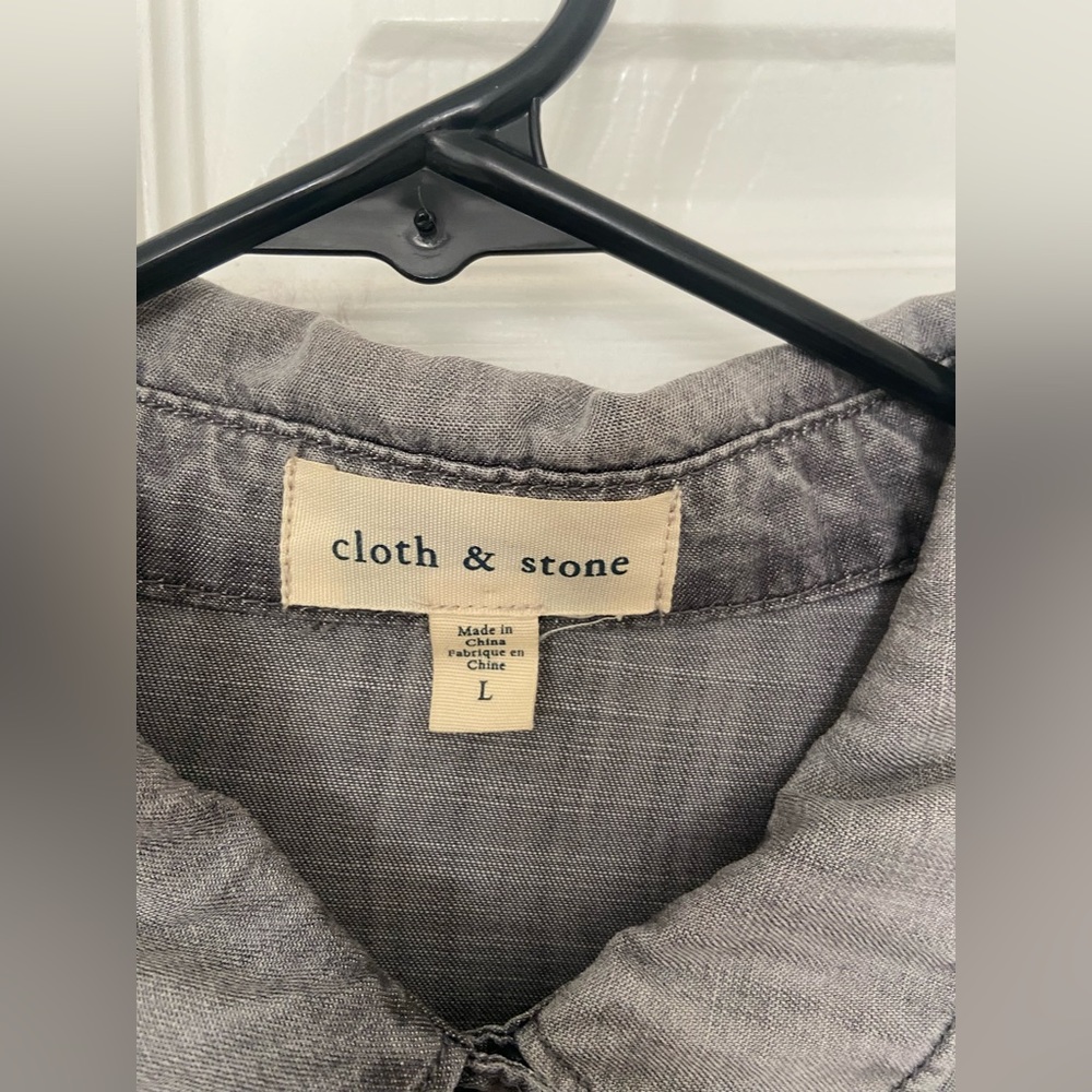 Cloth & Stone button up blouse - Picture 2 of 7
